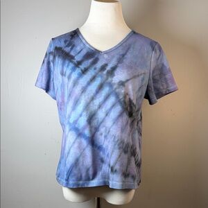 Women's Tie-Dye V-Neck Tee